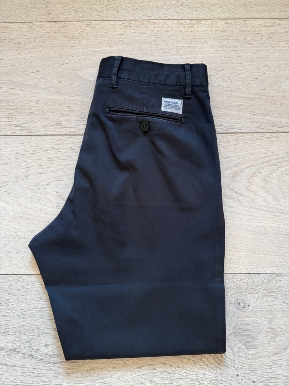 Norse Projects Aros Slim Light Stretch Dress Pants in Black Size 30